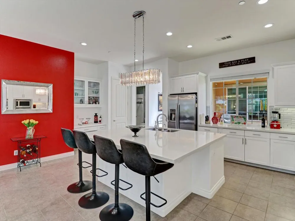 4559 Via Veneto Palm Desert, CA 92260