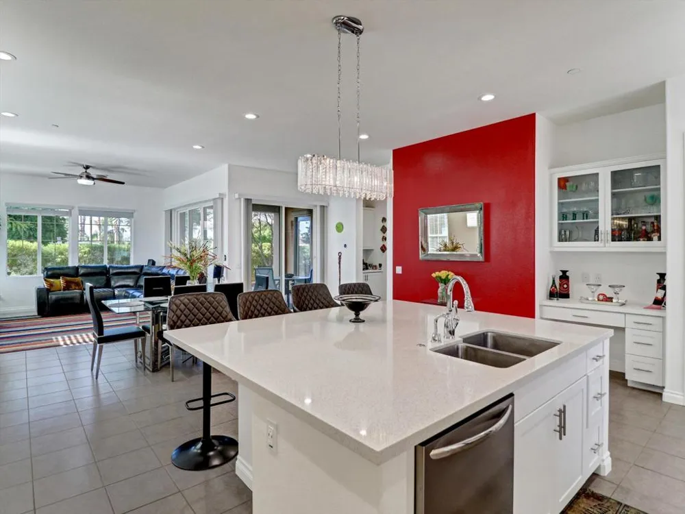 4559 Via Veneto Palm Desert, CA 92260
