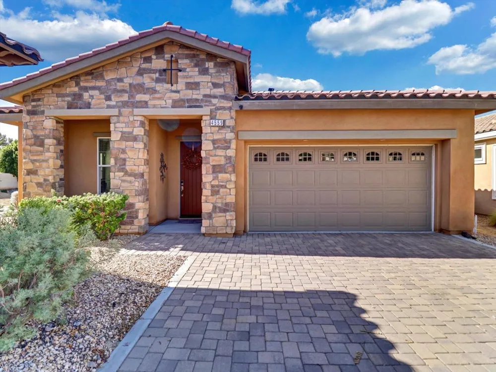 4559 Via Veneto Palm Desert, CA 92260