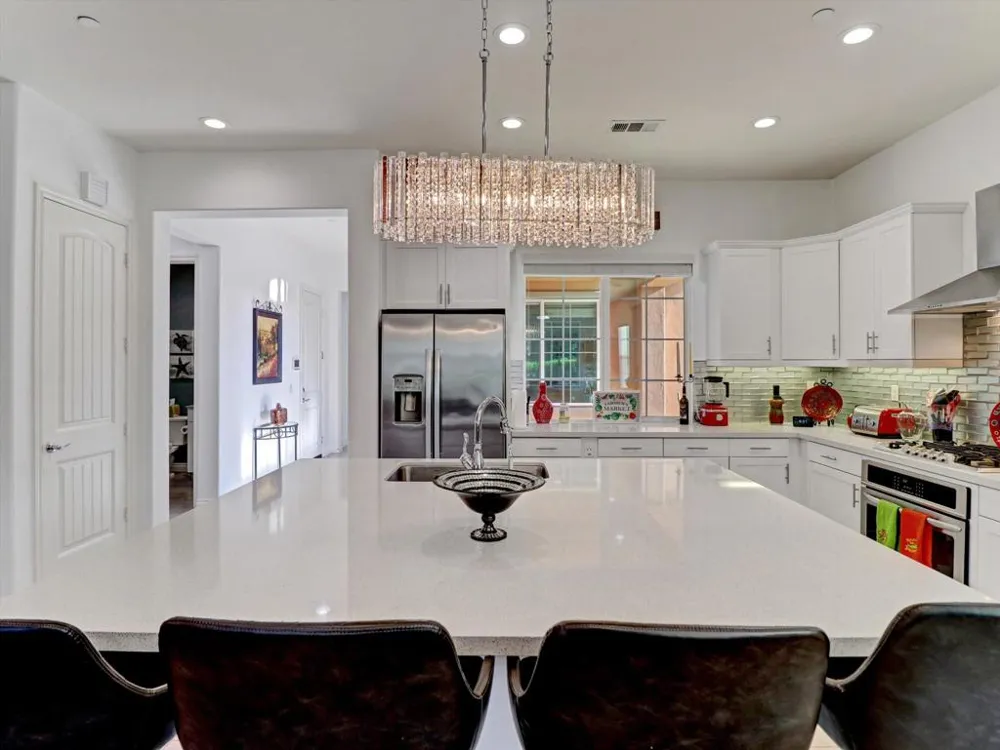 4559 Via Veneto Palm Desert, CA 92260