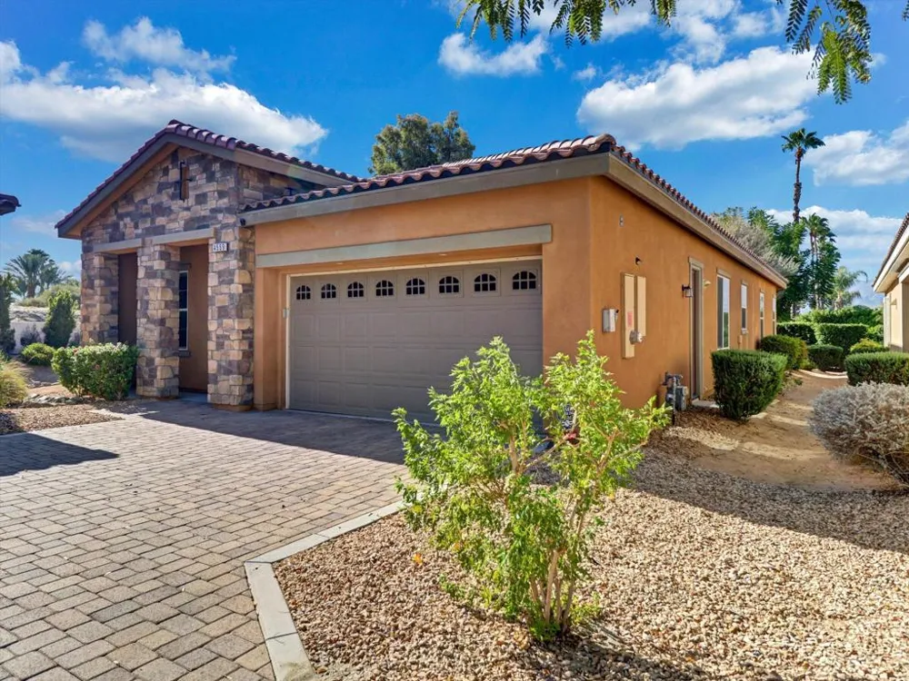 4559 Via Veneto Palm Desert, CA 92260