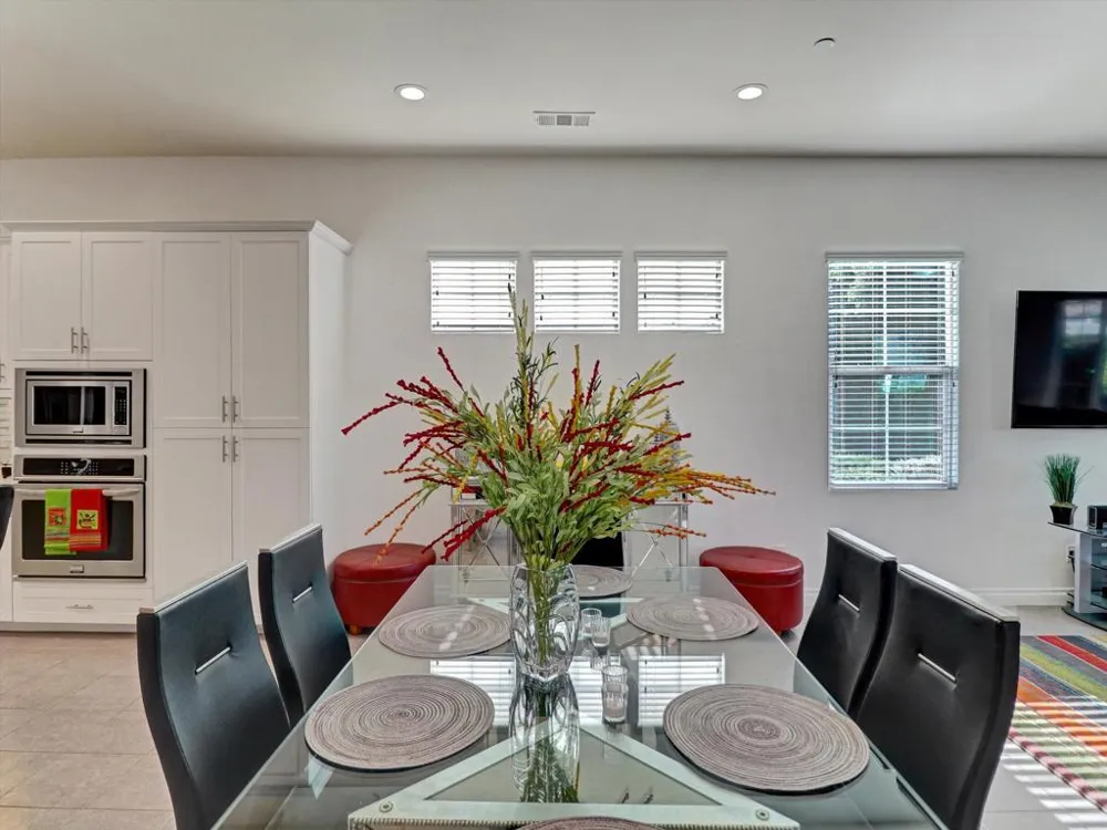 4559 Via Veneto Palm Desert, CA 92260