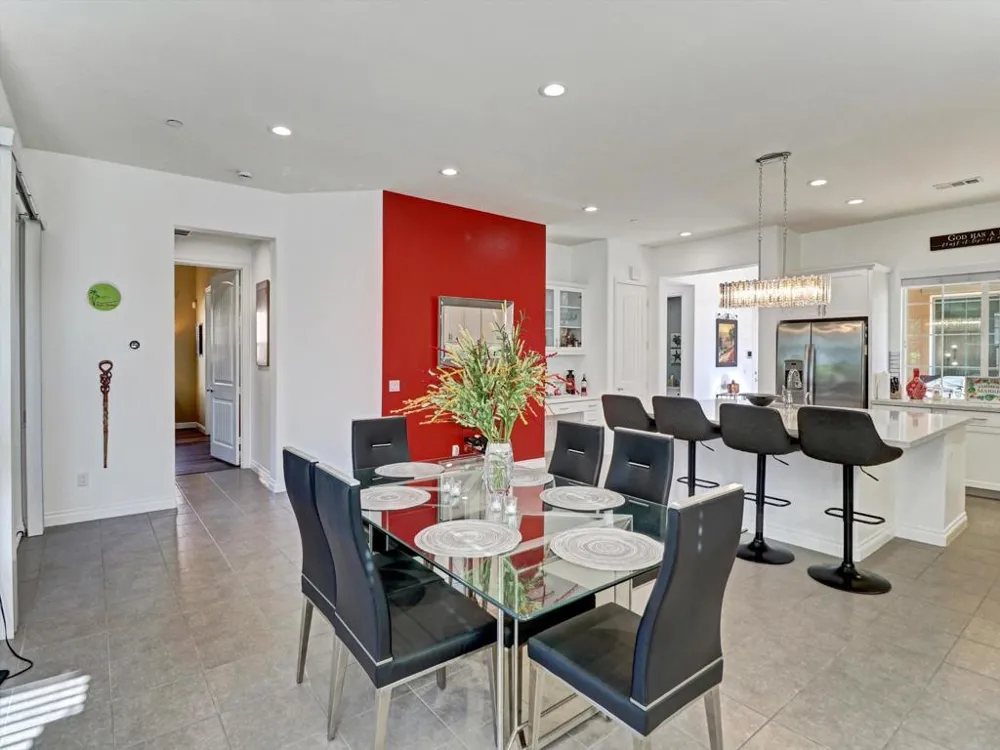 4559 Via Veneto Palm Desert, CA 92260
