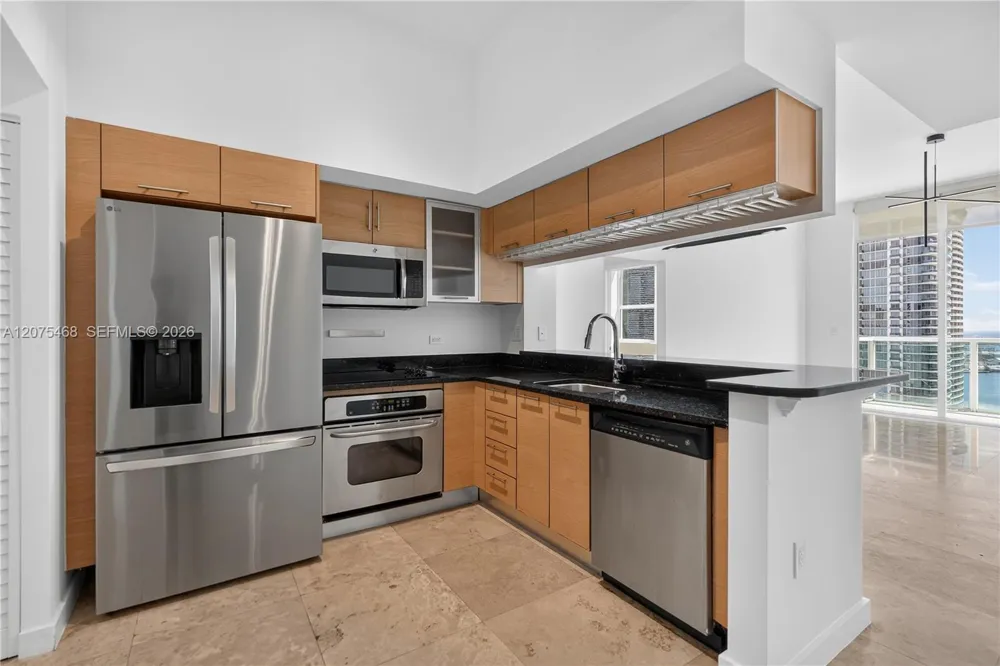 31 SE 5th St #4212 Miami, FL 33131