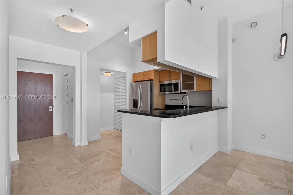 31 SE 5th St #4212 Miami, FL 33131