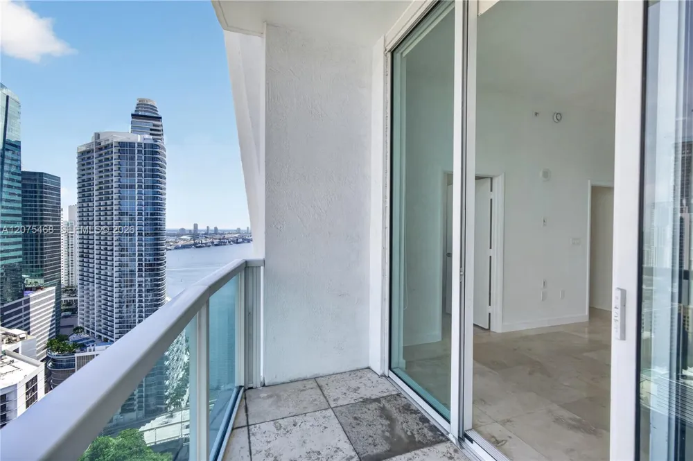 31 SE 5th St #4212 Miami, FL 33131