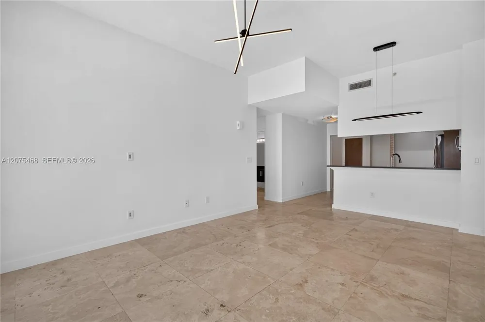 31 SE 5th St #4212 Miami, FL 33131