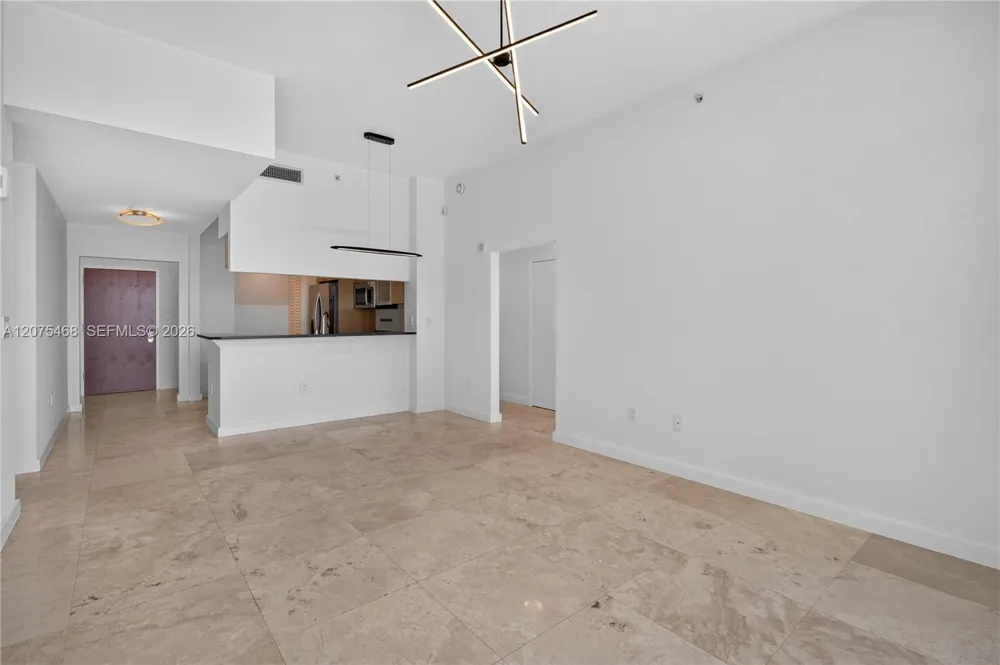31 SE 5th St #4212 Miami, FL 33131