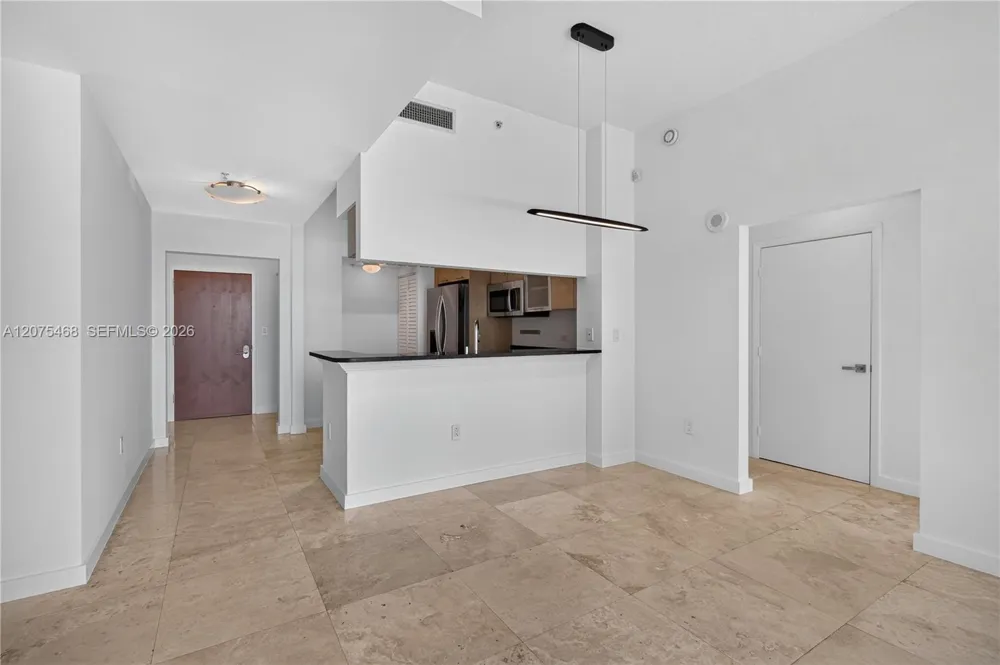 31 SE 5th St #4212 Miami, FL 33131