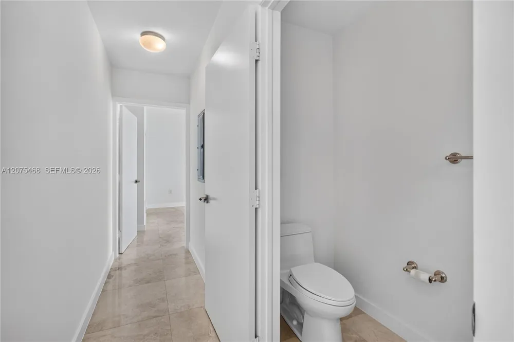 31 SE 5th St #4212 Miami, FL 33131