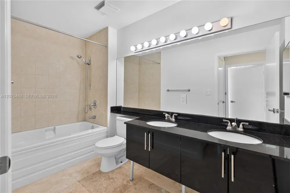 31 SE 5th St #4212 Miami, FL 33131