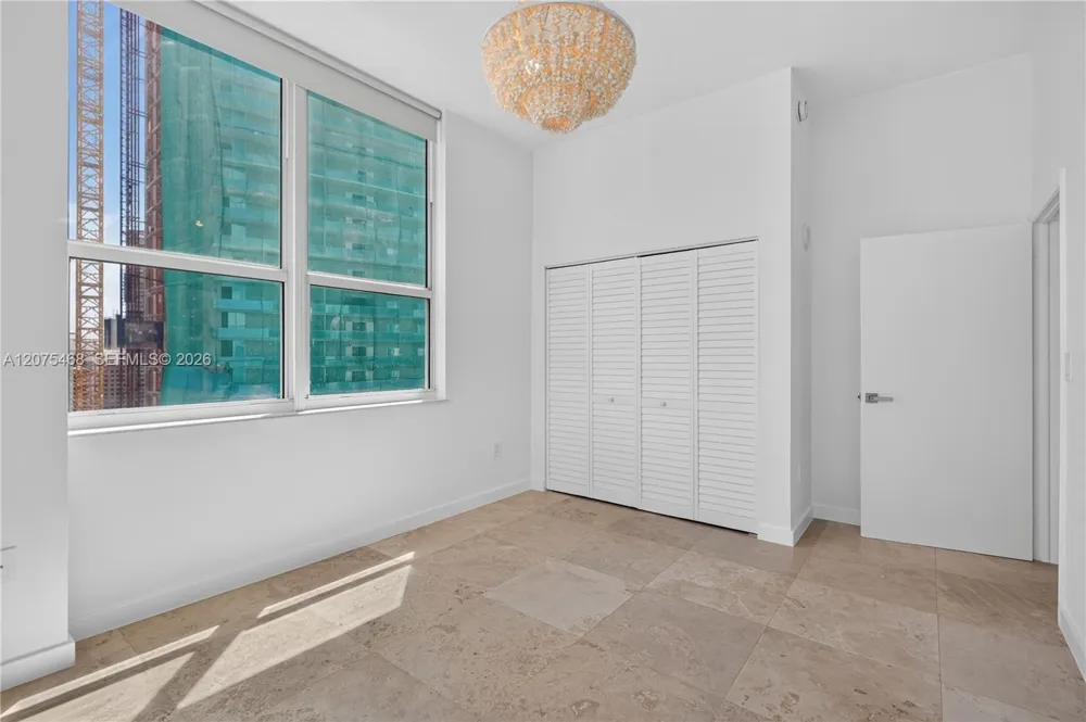 31 SE 5th St #4212 Miami, FL 33131