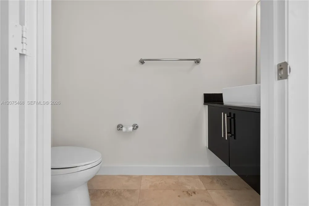 31 SE 5th St #4212 Miami, FL 33131