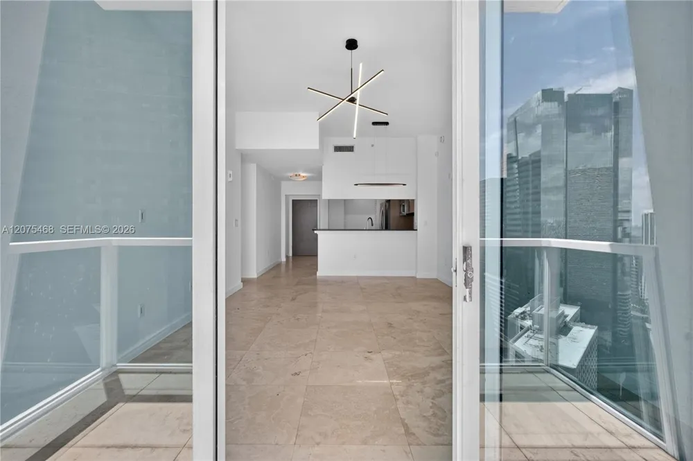 31 SE 5th St #4212 Miami, FL 33131