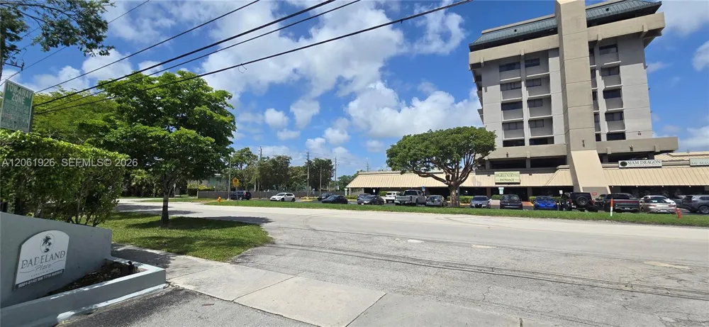 9143 SW 77th Ave #804 Miami, FL 33156