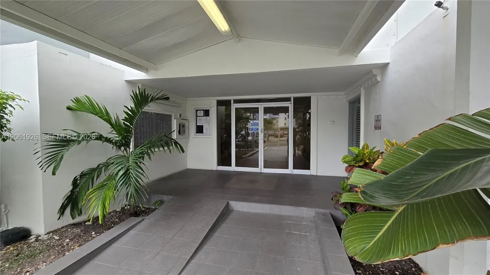 9143 SW 77th Ave #804 Miami, FL 33156