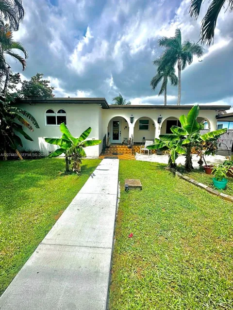 3351 NW 20th St