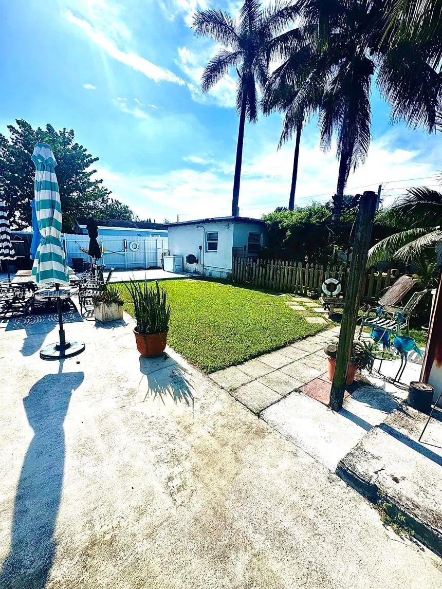 3351 NW 20th St Miami, FL 33142