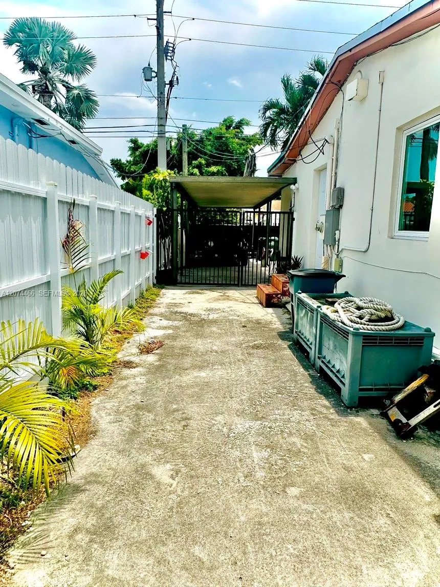 3351 NW 20th St Miami, FL 33142