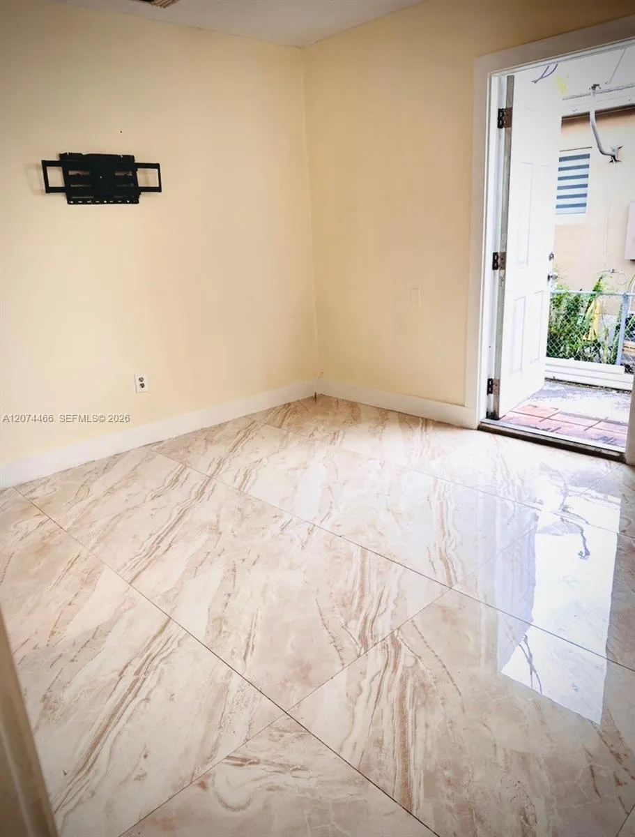 3351 NW 20th St Miami, FL 33142