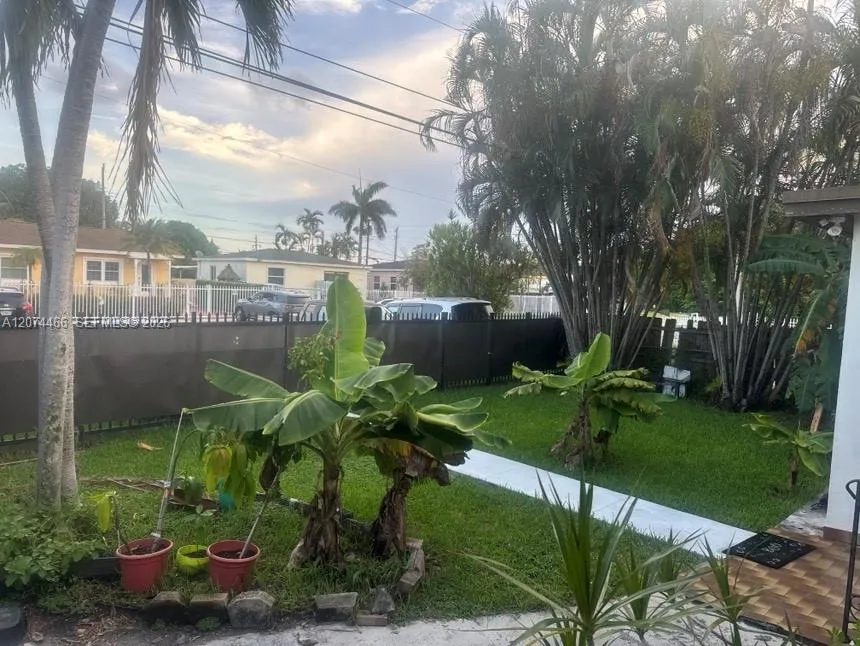 3351 NW 20th St Miami, FL 33142