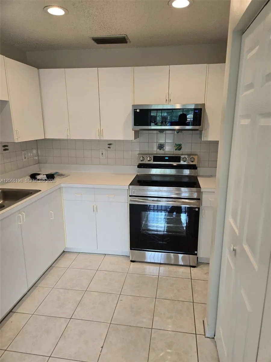 982 SW 9th Ct Florida City, FL 33034