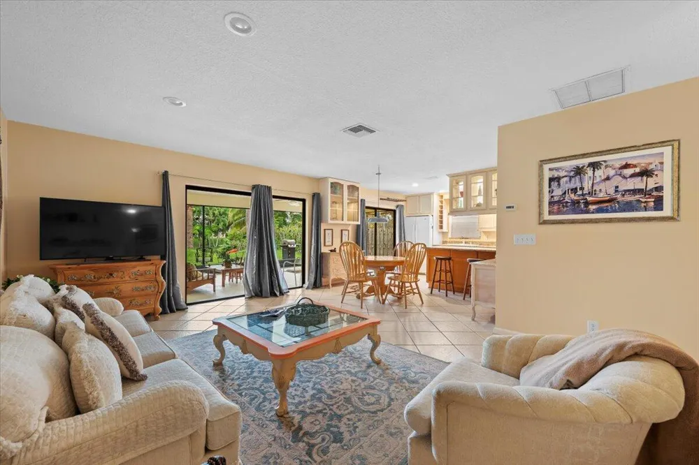 1419 Riverside Circle Wellington, FL 33414