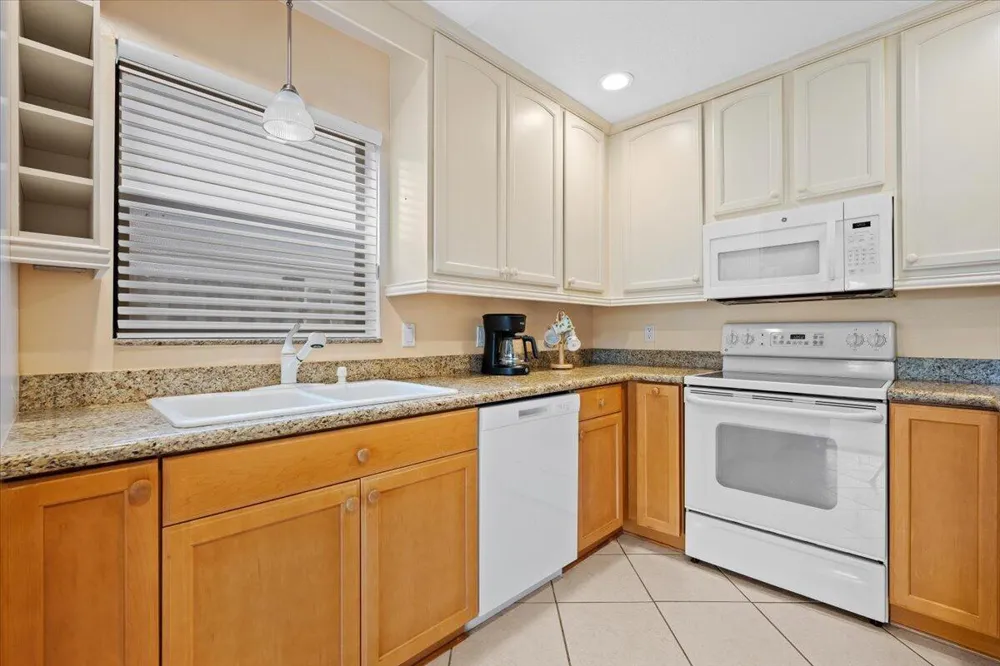 1419 Riverside Circle Wellington, FL 33414