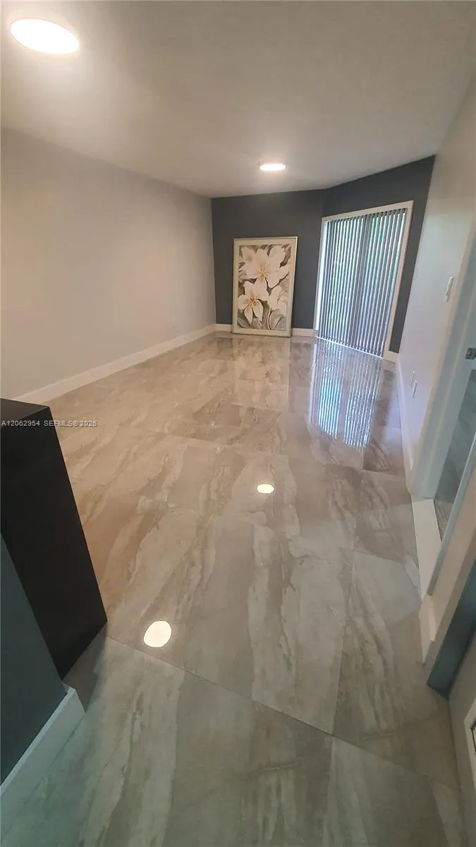 Address Not Shown Sunrise, FL 33351