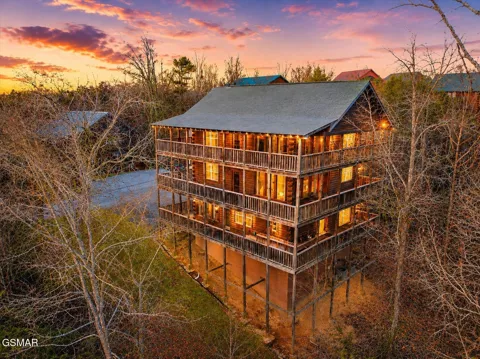 2022 Oakmont Drive
