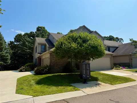 45077 COACHMAN COURT #82
