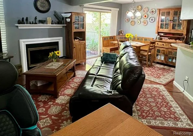 45077 COACHMAN COURT #82 Canton Charter Township, MI 48187
