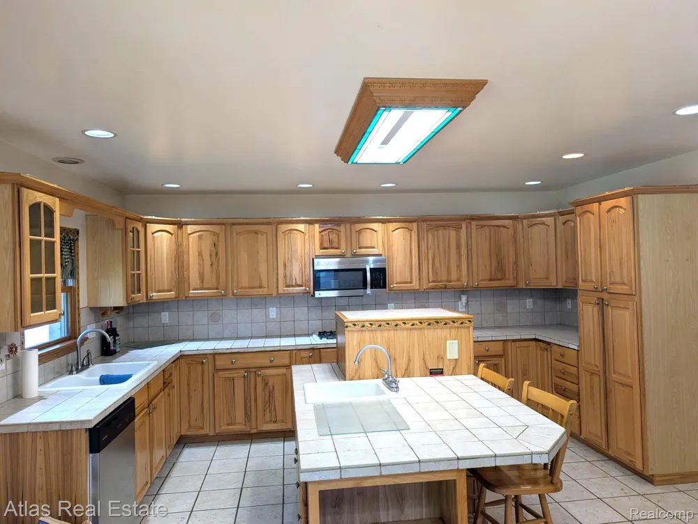 5449 Woodlawn Drive Genesee Charter Township, MI 48506