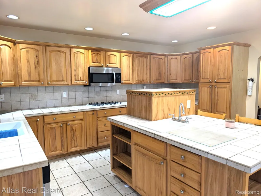5449 Woodlawn Drive Genesee Charter Township, MI 48506