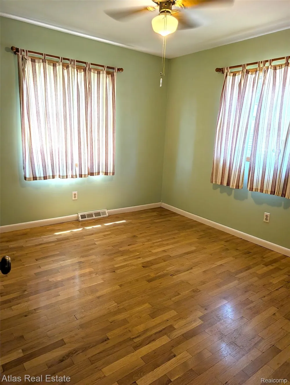 5449 Woodlawn Drive Genesee Charter Township, MI 48506