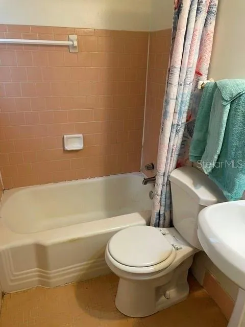 2919 DARTMOUTH AVENUE #1/2 St Petersburg, FL 33713