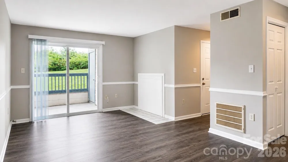 8024 Tremaine Court Charlotte, NC 28227