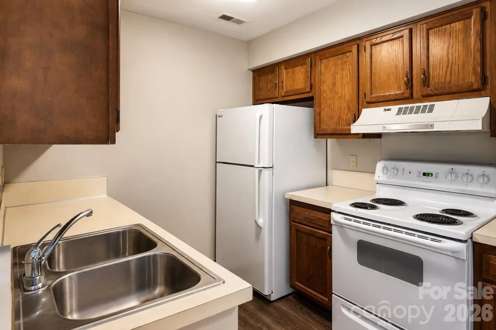 8024 Tremaine Court Charlotte, NC 28227