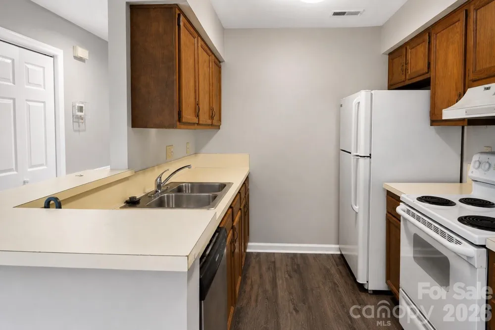 8024 Tremaine Court Charlotte, NC 28227