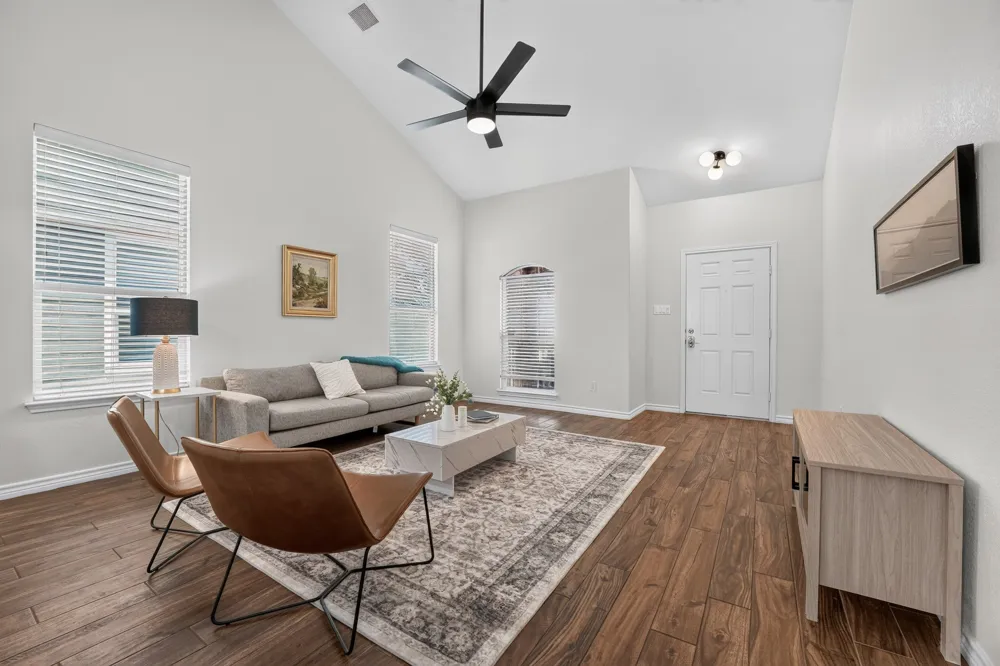 1703 Comfort Lane Austin, TX 78748
