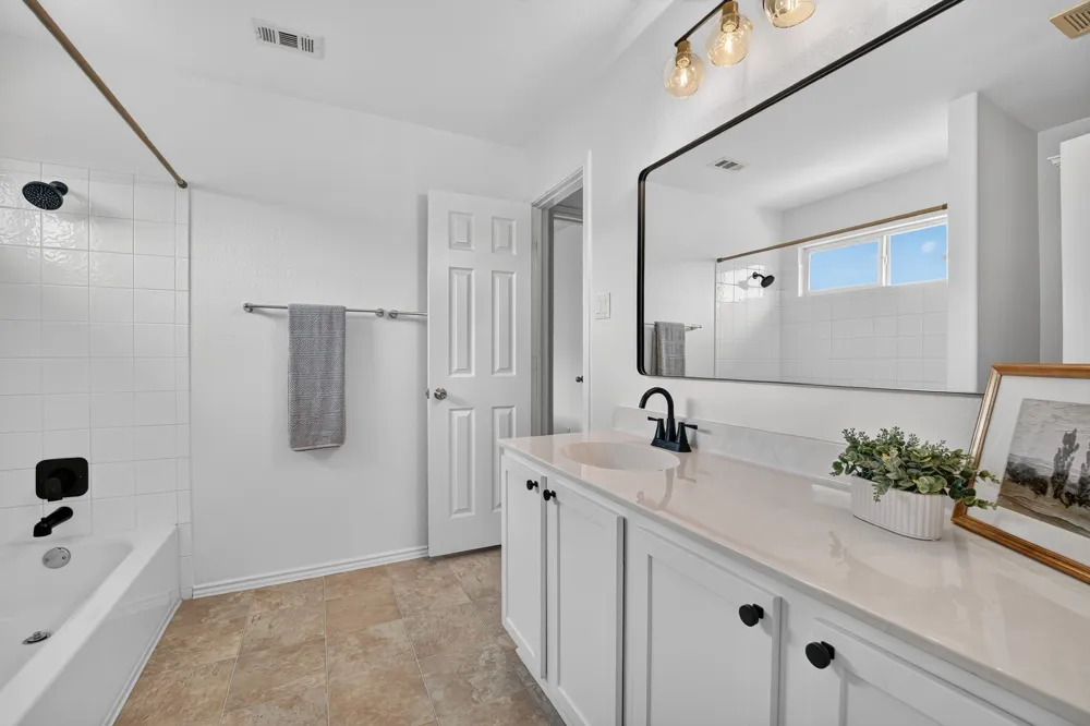 1703 Comfort Lane Austin, TX 78748