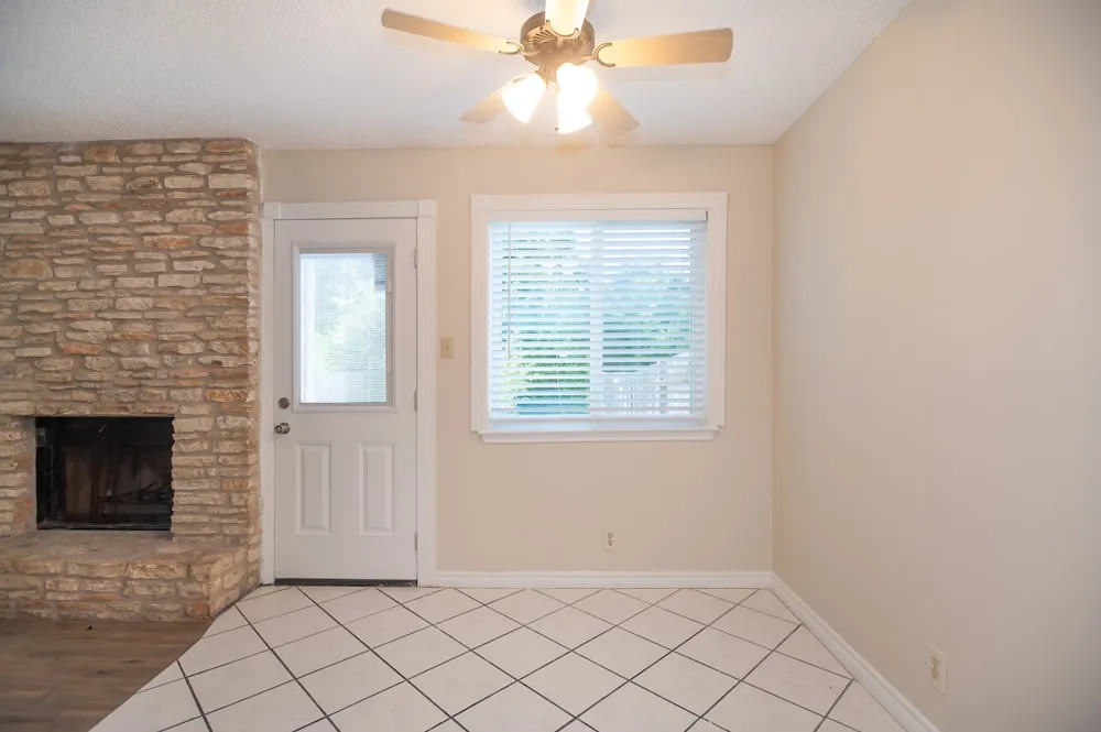 925 Chisholm Cove Round Rock, TX 78681