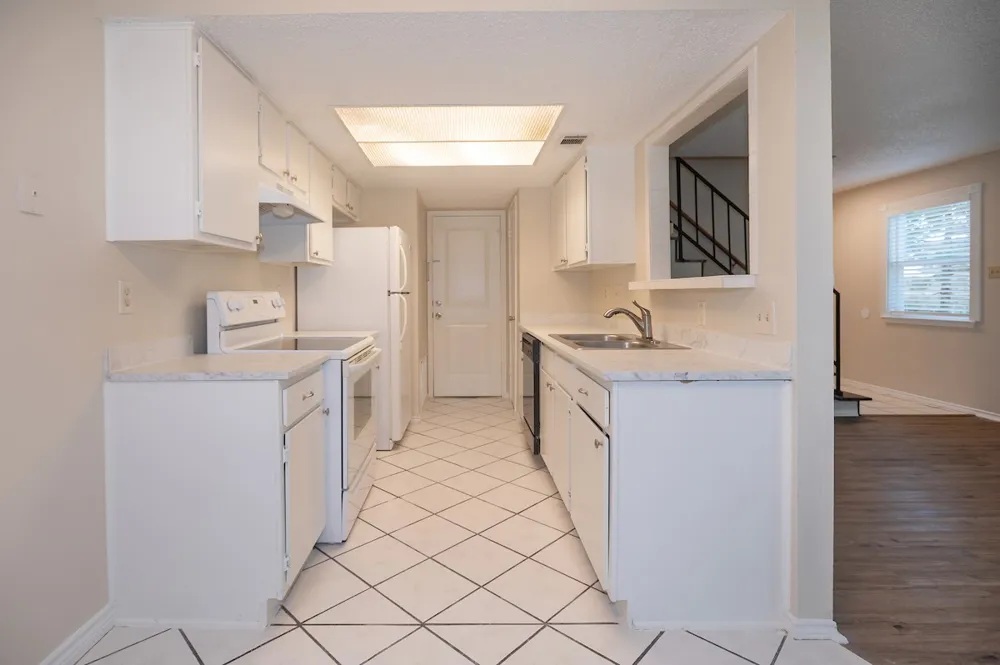 925 Chisholm Cove Round Rock, TX 78681