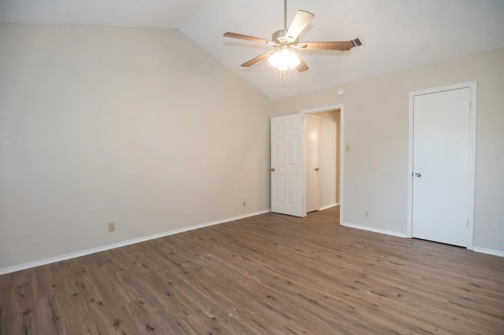 925 Chisholm Cove Round Rock, TX 78681