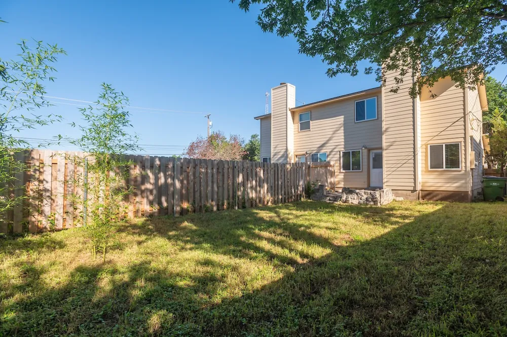 925 Chisholm Cove Round Rock, TX 78681