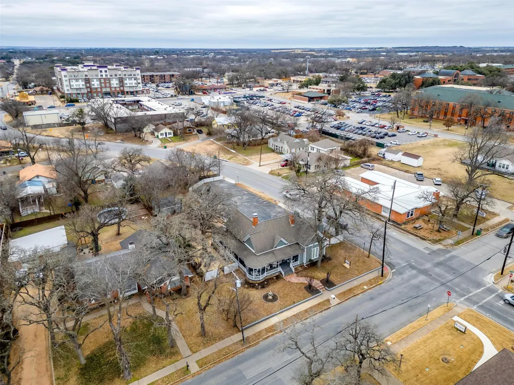 1092 W Tarleton Street Stephenville, TX 76401