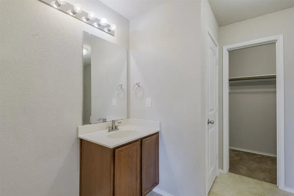 10521 Hartley Lane Fort Worth, TX 76108