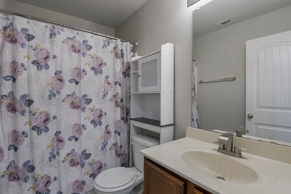 10521 Hartley Lane Fort Worth, TX 76108