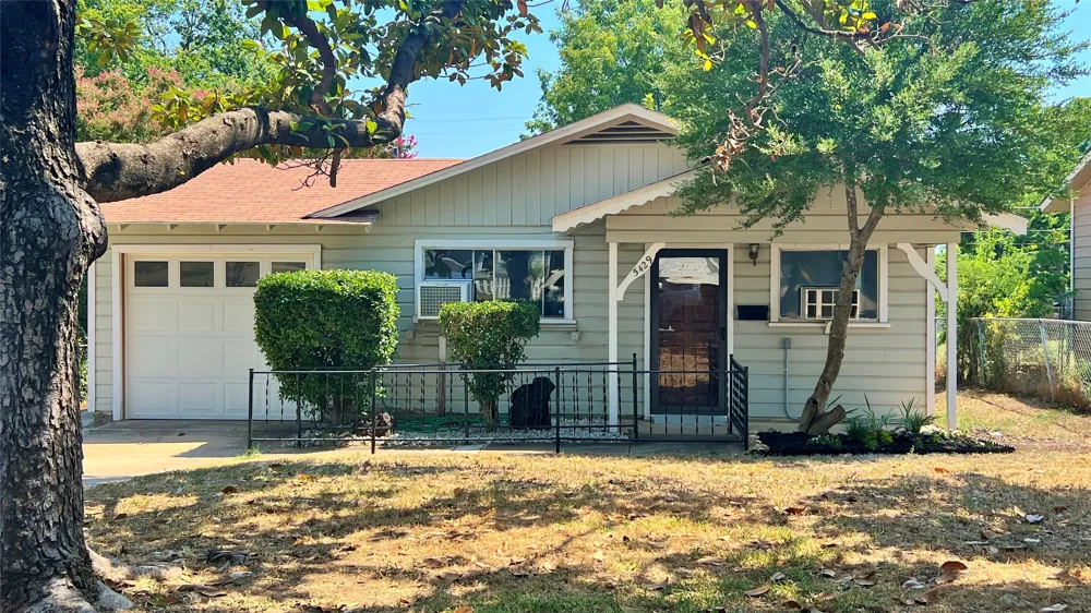5429 Farnsworth Avenue Fort Worth, TX 76107