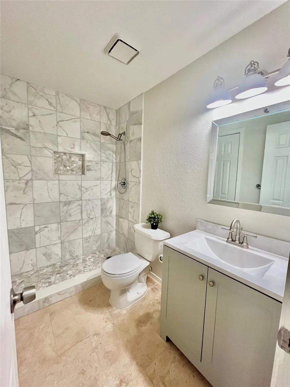 23 Dellforest Court The Woodlands, TX 77381
